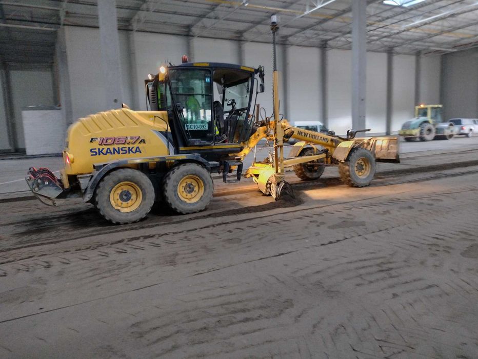 Równiarka New Holland F106.7
