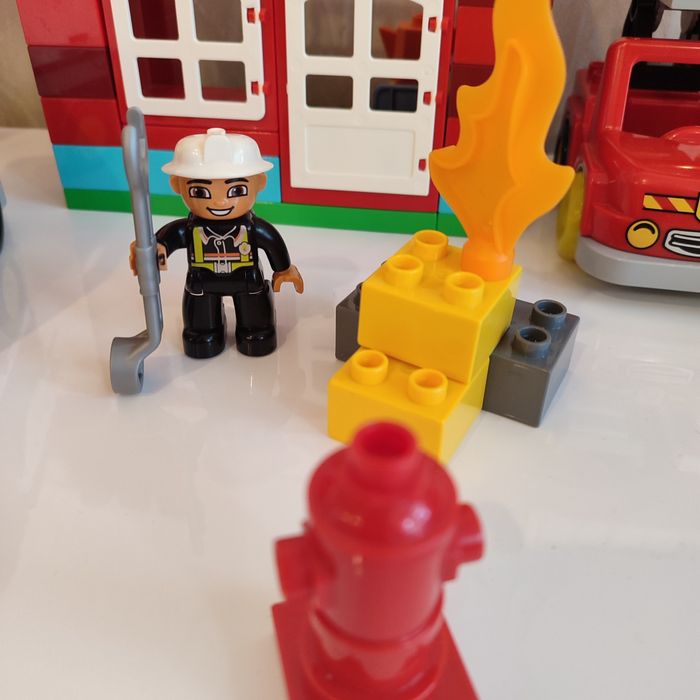 Конструктор gorock 1009 пожарная станция (аналог Lego Duplo 10593) б/у