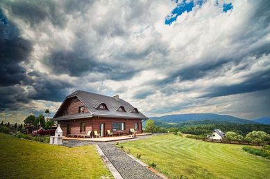 Dom Bieszczady na wynajem duży Wetlina pies widok taras góry