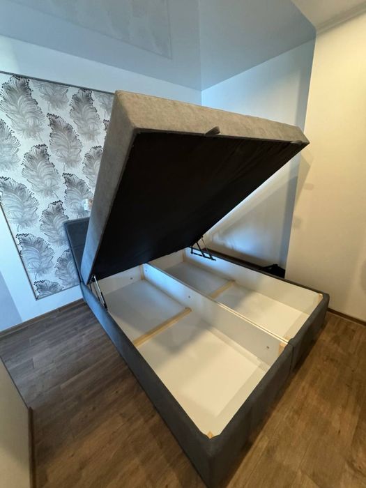 Ліжко двоспальне з матрацом та підйомним механізмом