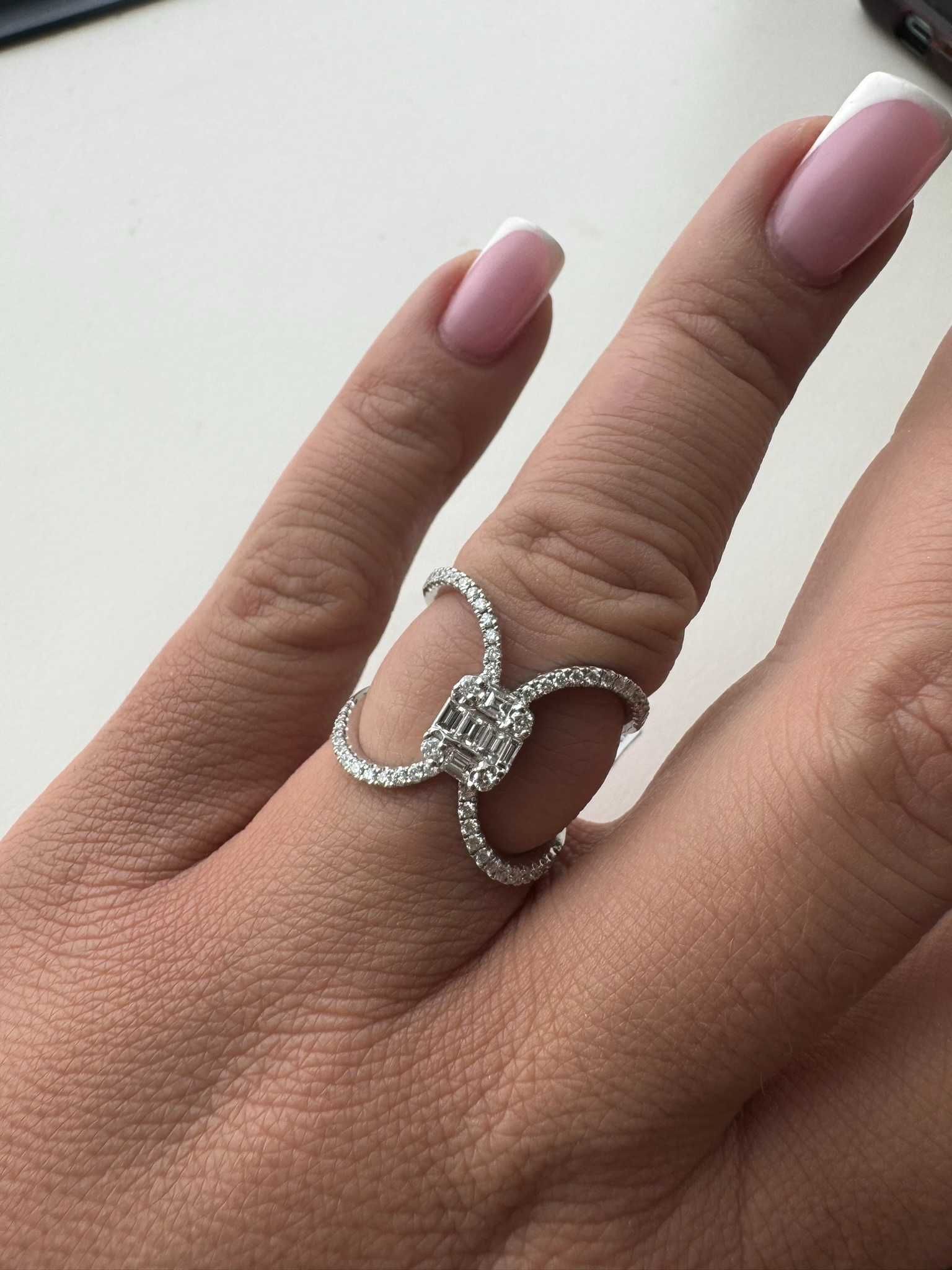 Pierścionek z diamentami naturalnymi 0.70 CT Infinity