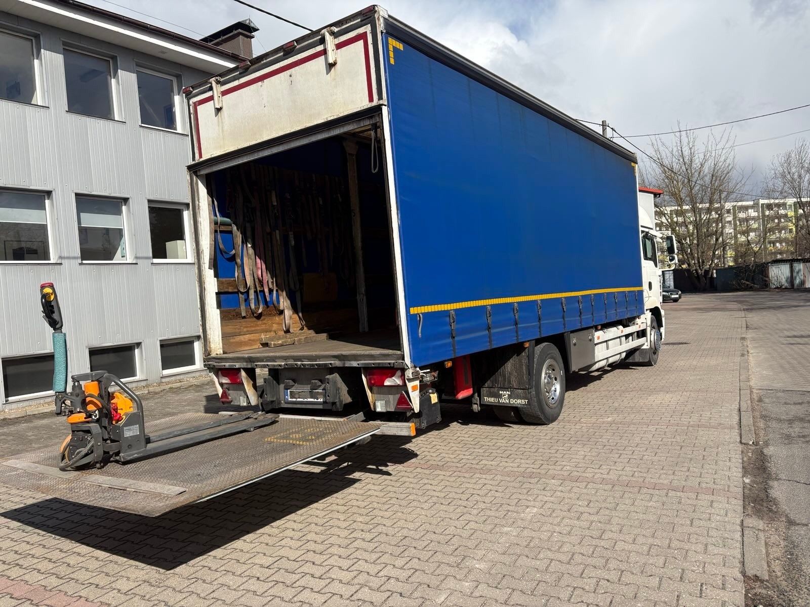 Usługi Transportowe Przewóz Maszyn Laweta 15T Pomoc Drogowa Winda ADR