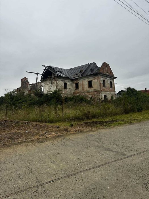 Продається старий замок у Солотвино