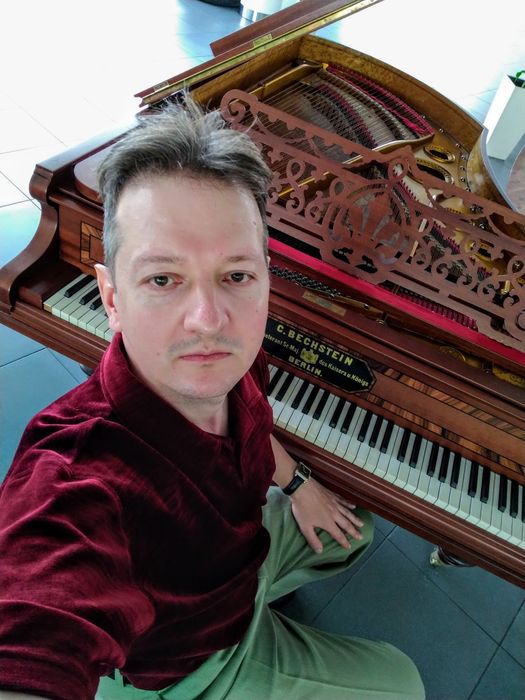 Жива музика. Піаніст, гітарист. Відмінний вибір на романтичний вечір