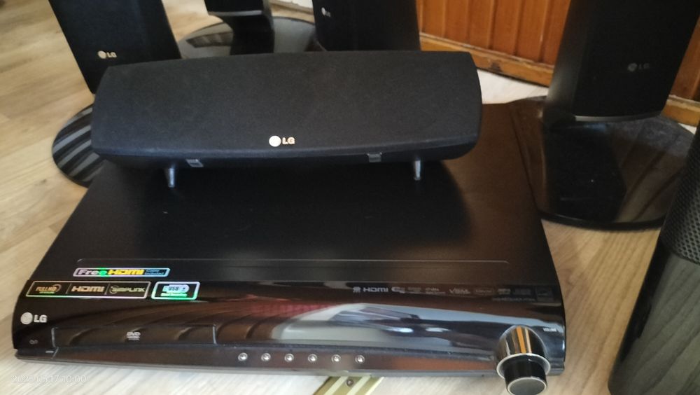 Kino domowe LG .