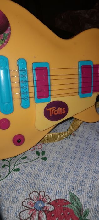 Guitarra eléctrica  de criança.