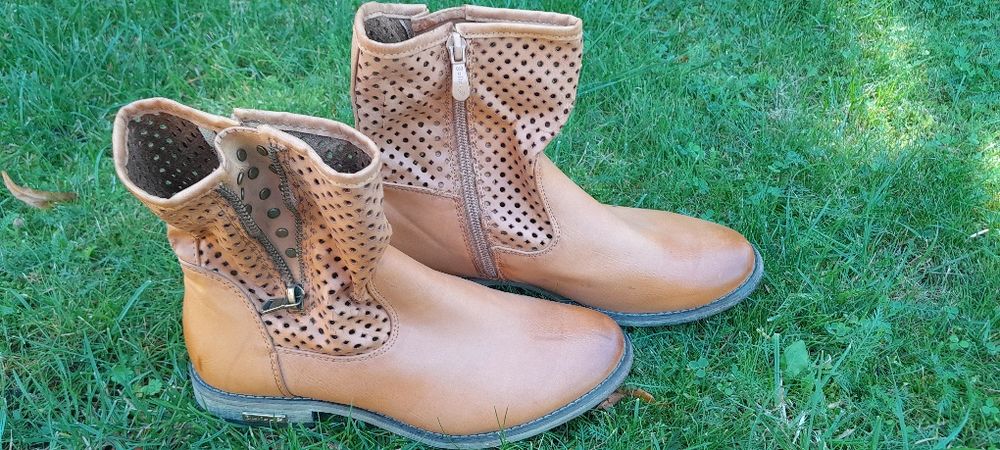 Buty, krótkie kozaczki