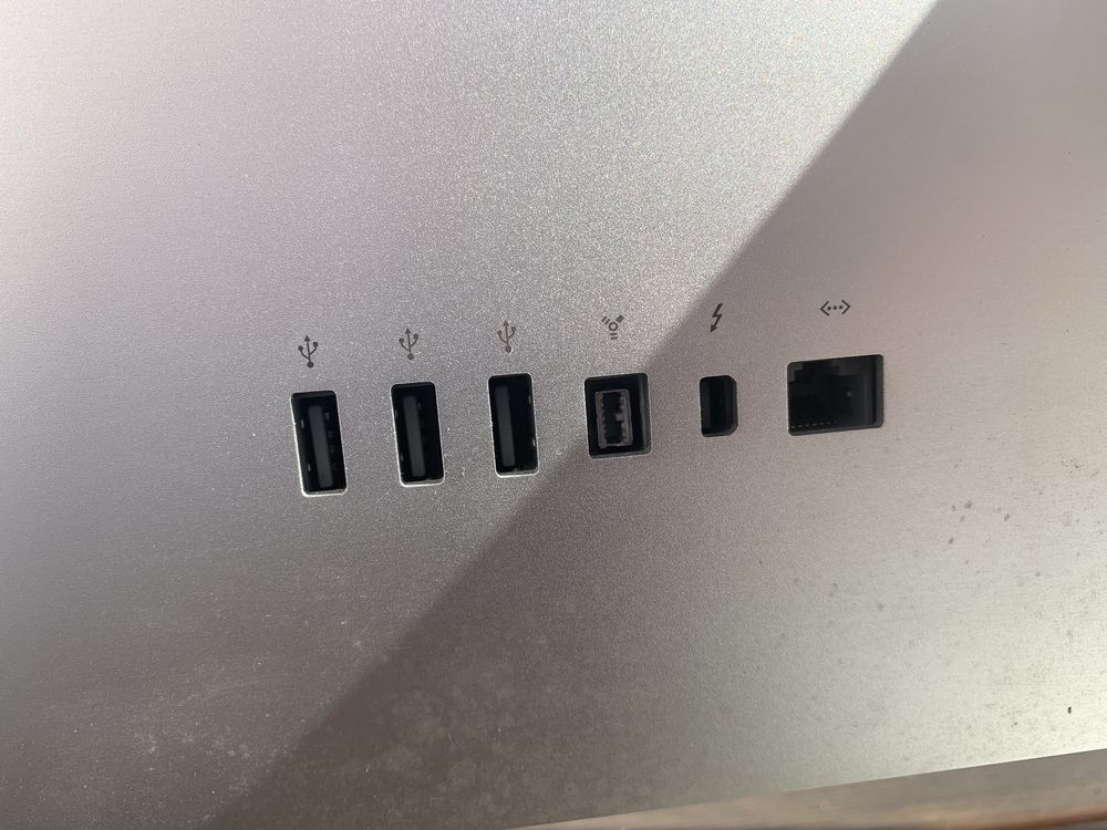 Monitor apple uszkodzony