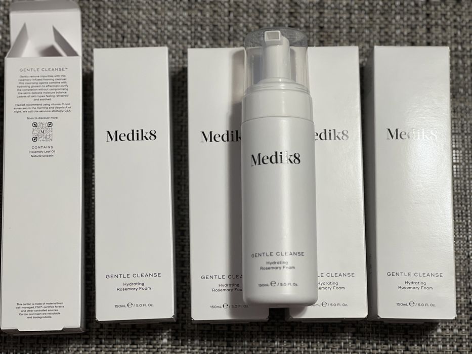Medik8 Gentle Cleanse Зволожувальна пінка для усіх типів  шкіри