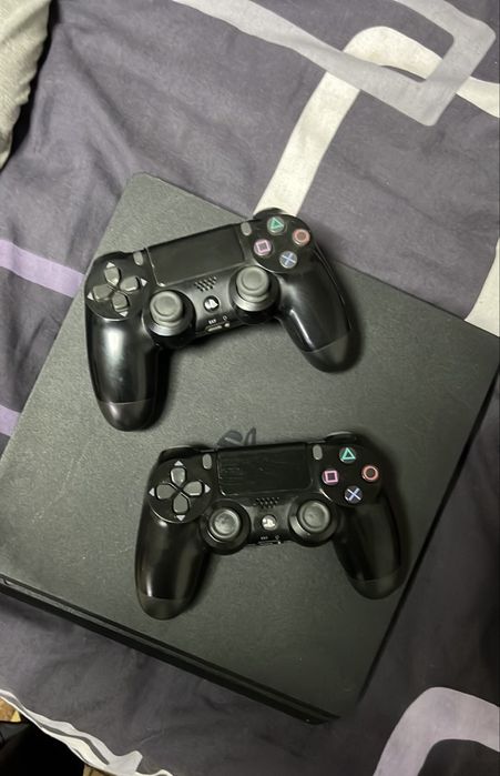 Ps 4 slim 1 tb с геймпадами и играми