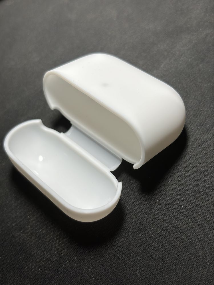 Słuchawki Apple AirPods 3 generacji Lighting (Etui z MagSafe)