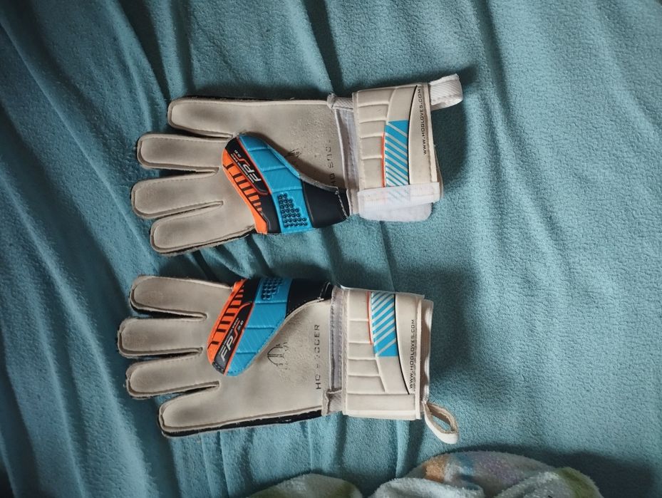 Pack de Equipamento de Futebol (Chuteiras, Luvas e Caneleiras)