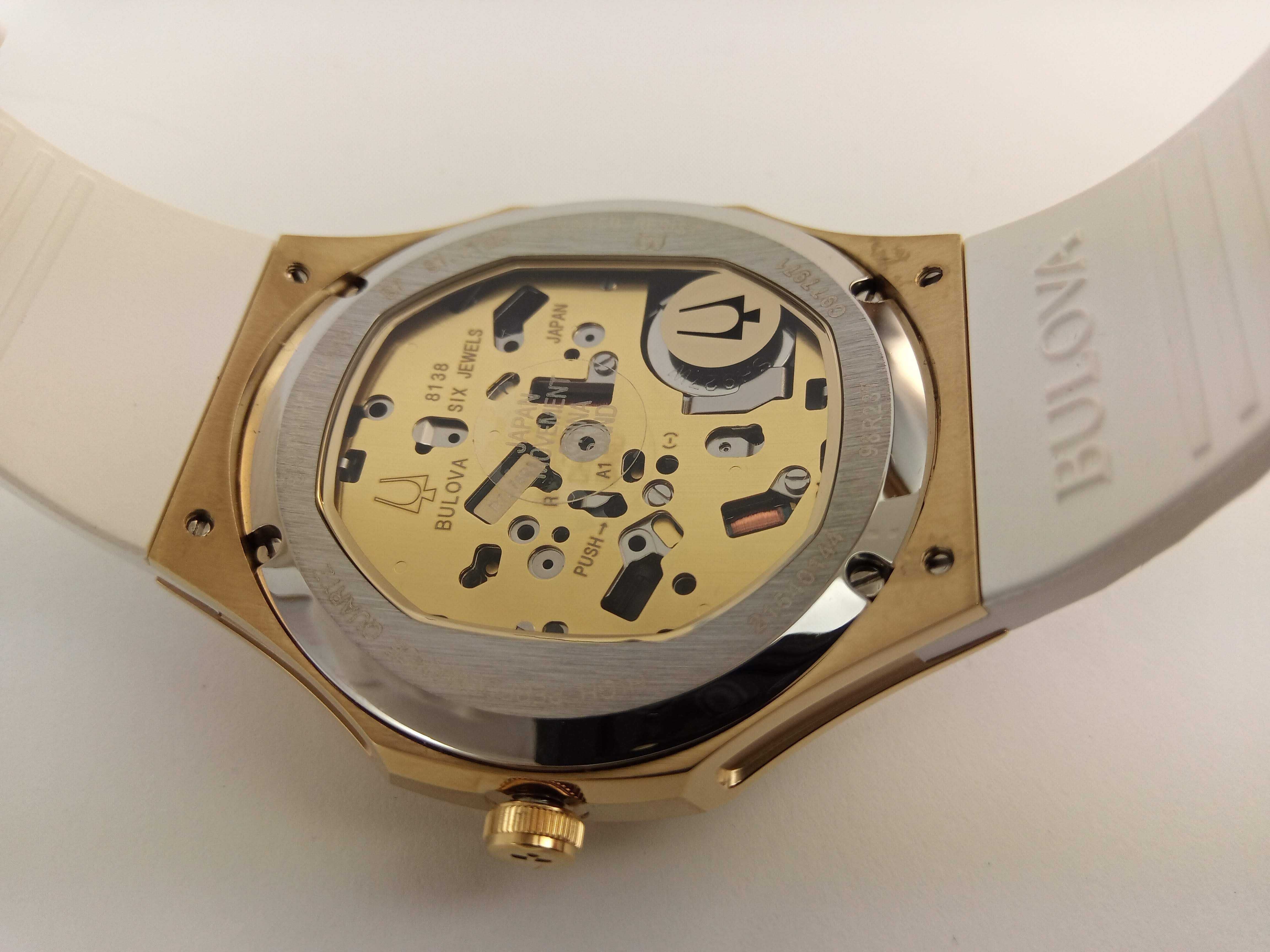 26 бриллиантов Bulova CURV 98R237 точность 262 кГц, изогнутый сапфир