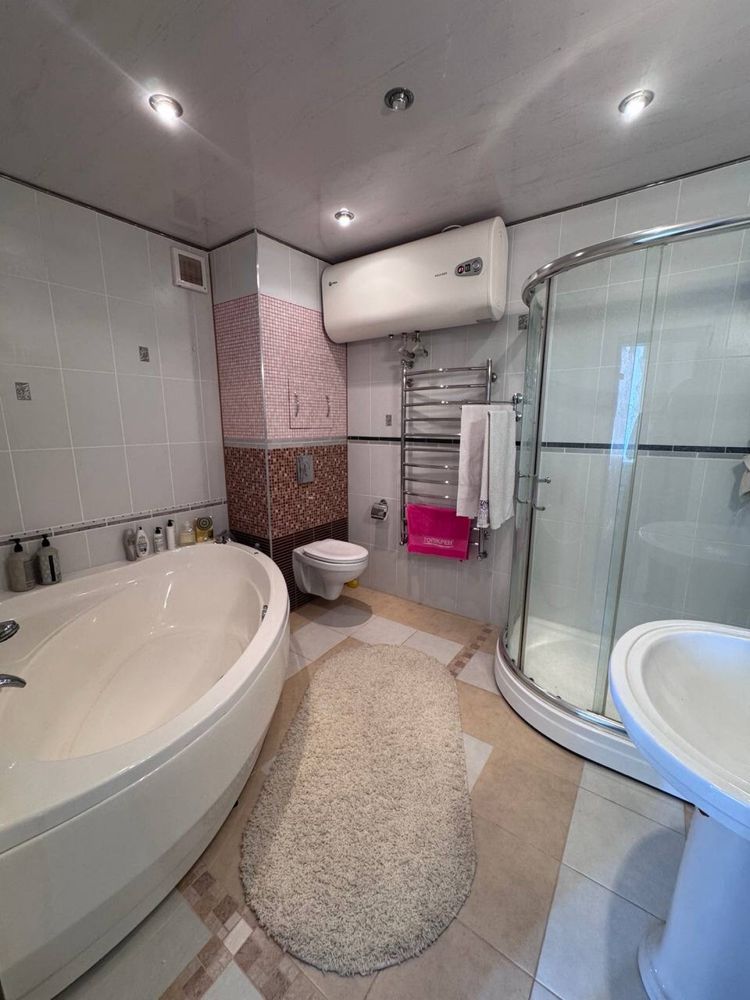 Продам 2х к квартиру, улица Саперна ,30 с хорошим ремонтом( код 88048