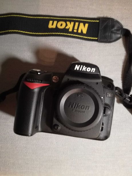 Цифровая фотокамера Nikon D90