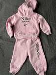 Спортивний костюм на дівчинку Nike
