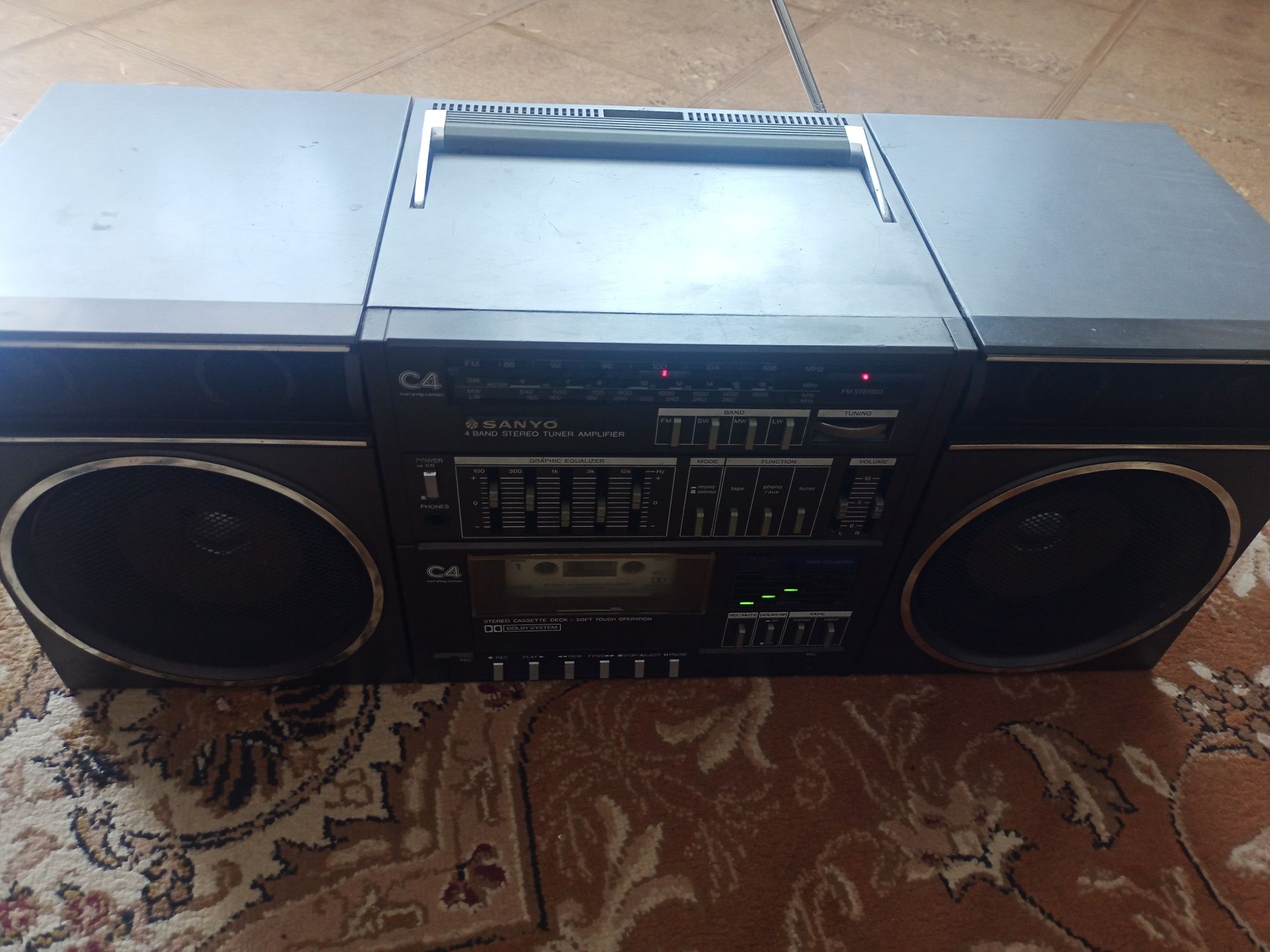 Radiomagnetofon Sanyo C4