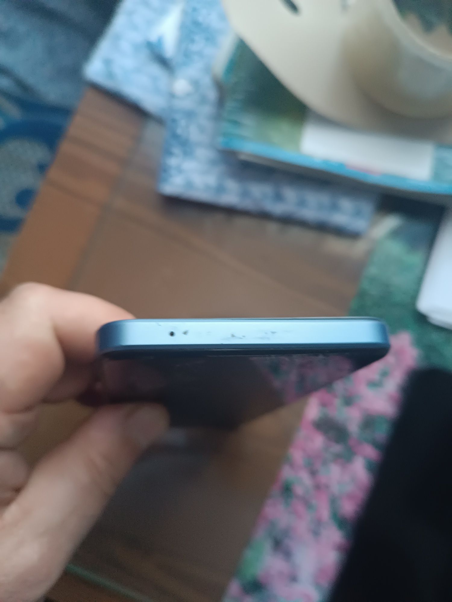 t mobile revvl 6  4/128 під заміну екрана