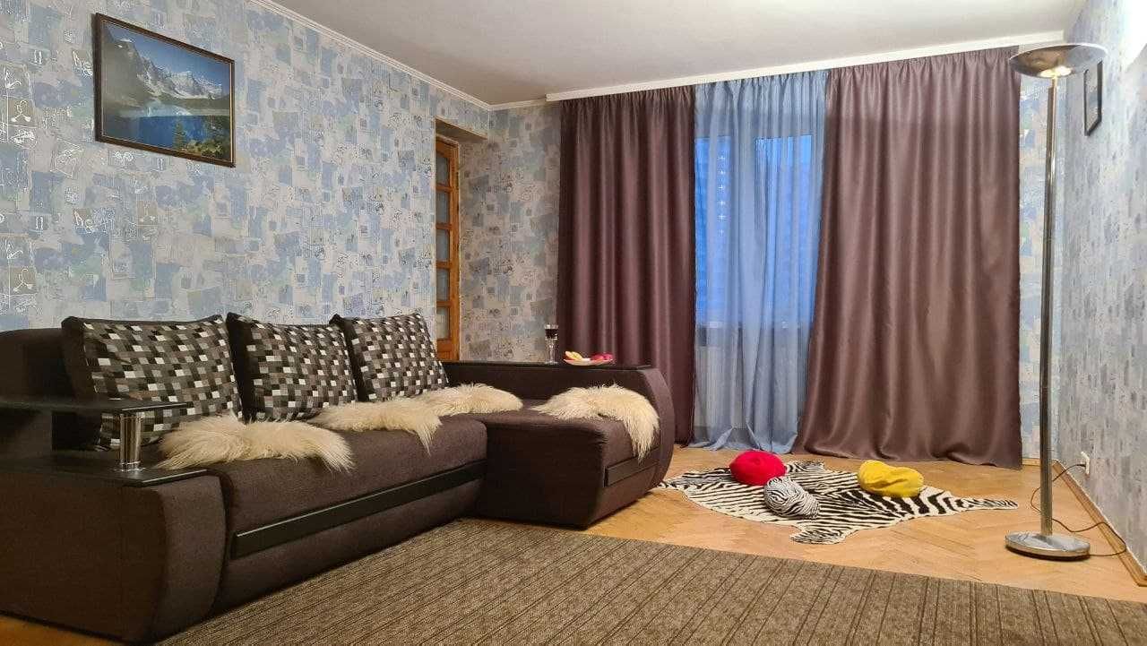 Подобово метро Позняки 3-кімн простору