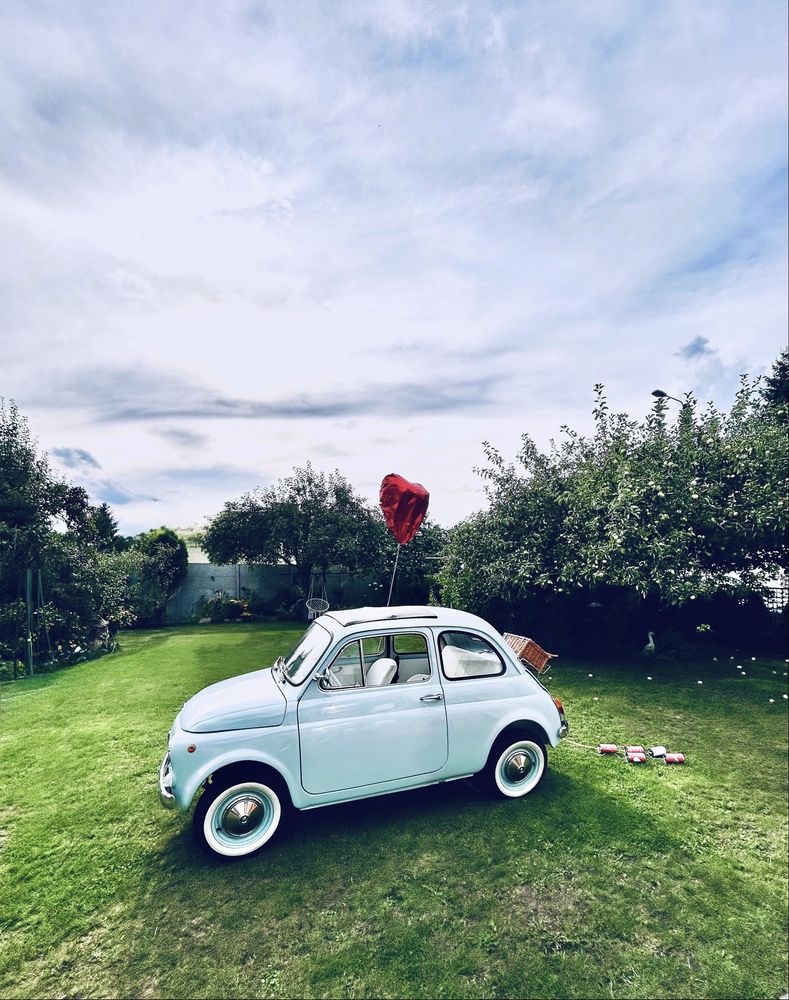 Auto do wynajęcia do ślubu retro fiat 500 stylowe party przyjęcie