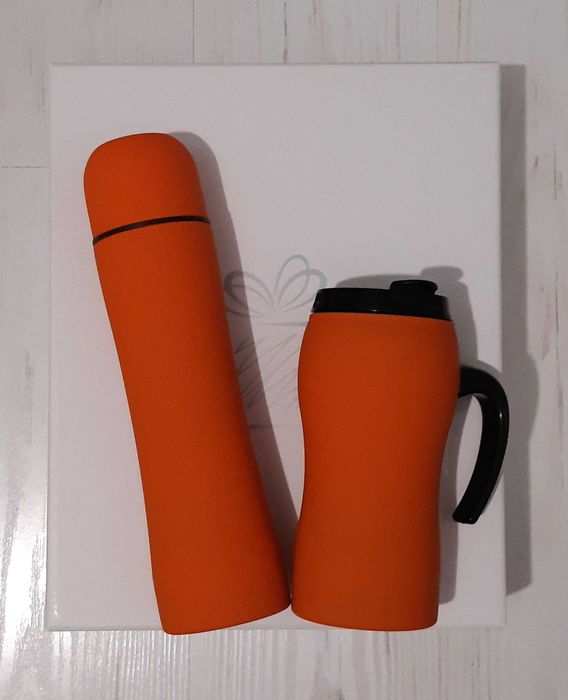 NOWY zestaw FLUO bidon 600ml+kubek termiczny z rączką 450ml gumowany