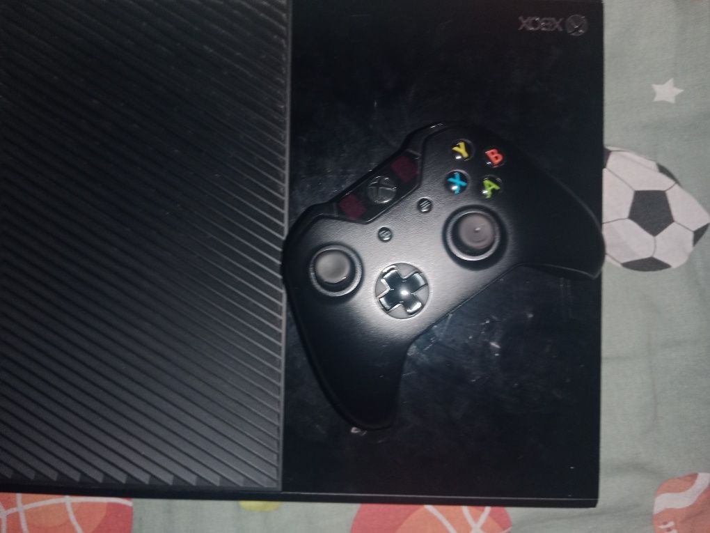 Xbox one czarny z padem