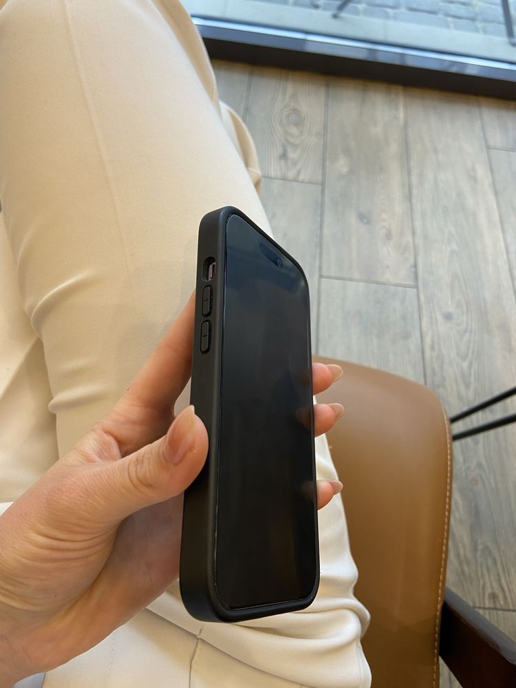 Чехол на iPhone 14 Pro
