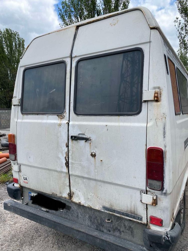 Продам Mercedes-Benz 208D