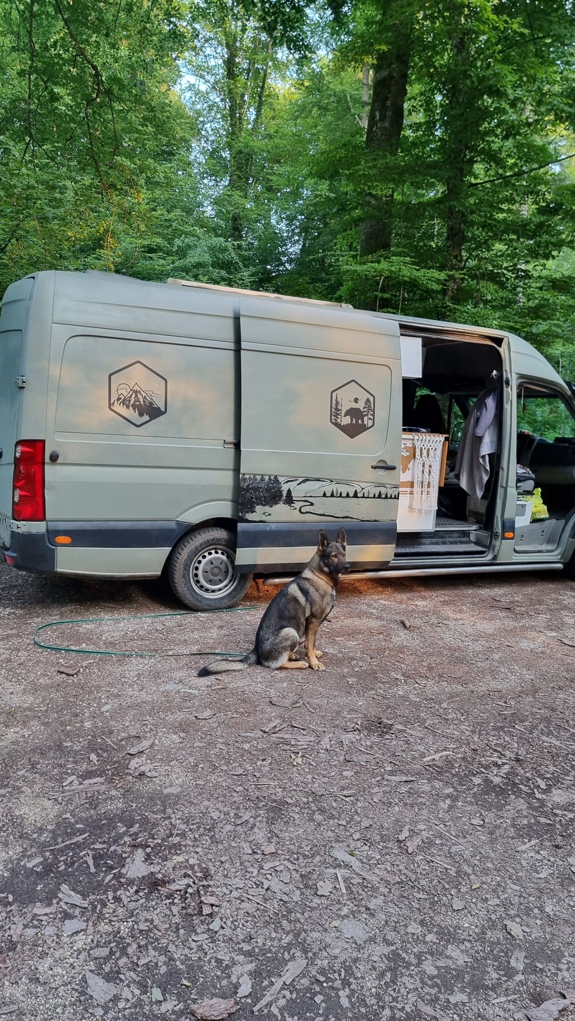 Vw Crafter camper samochód specjalny panele solarne