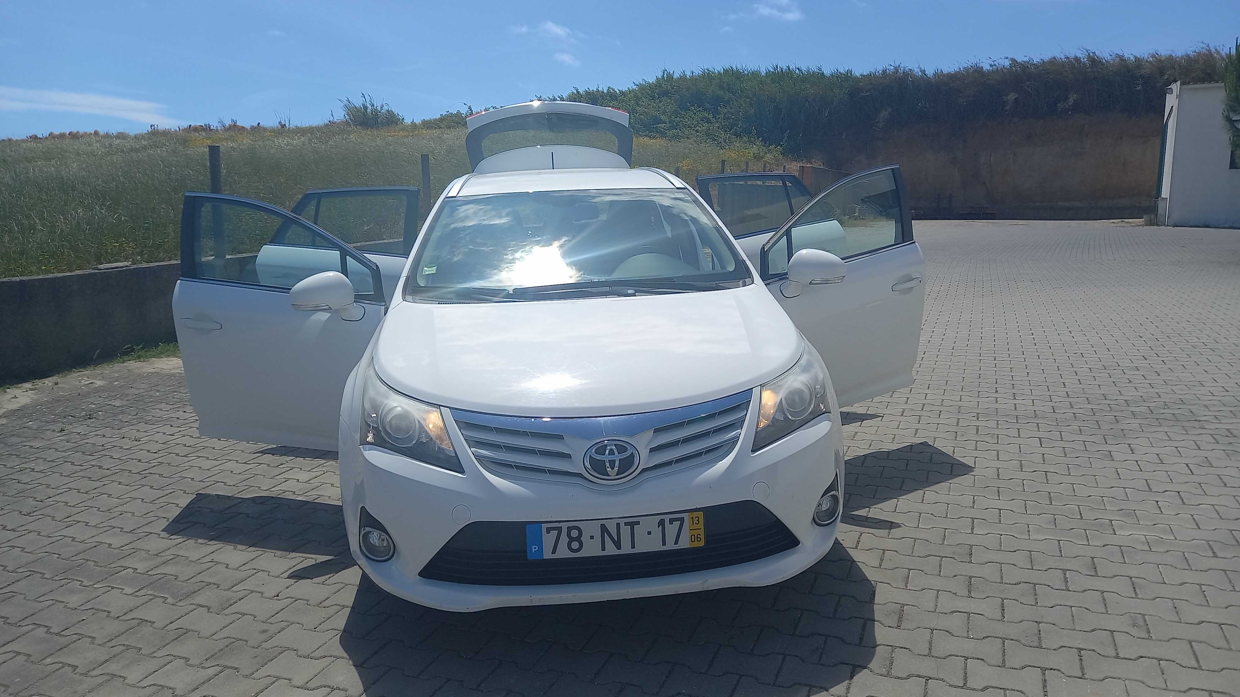 Vendo esta toyota avensis esta como nova