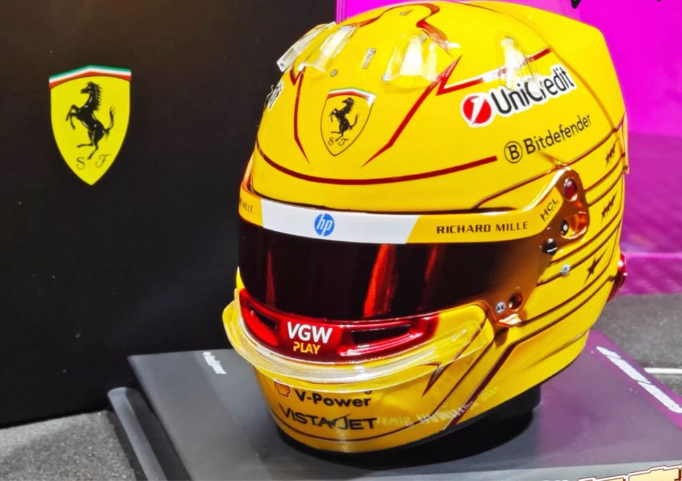 Capacete F1 Lewis Hamilton 2025, tamanho 1:5