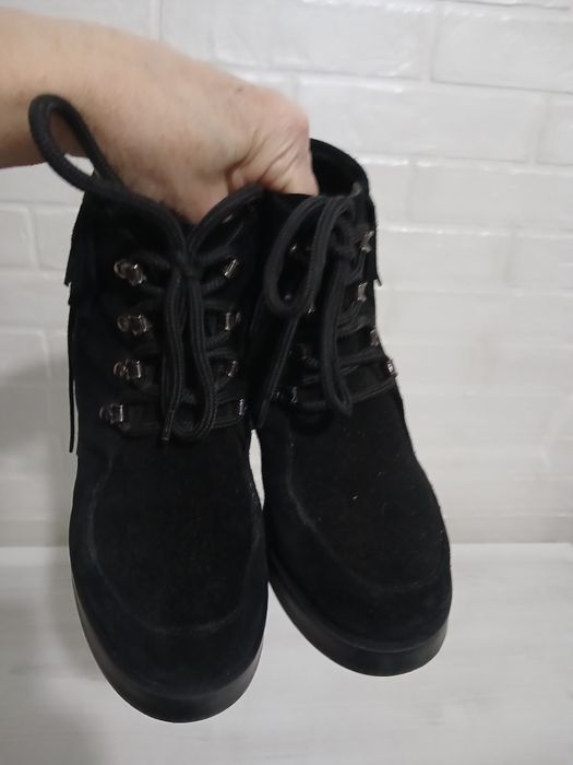 Ботинки зимові жіночі, замшеві, 37 розмір, б/у.