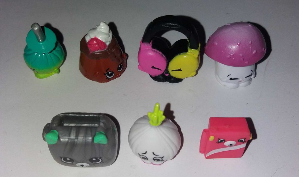 Bonecos Shoppings 0.20 cêntimos cada.