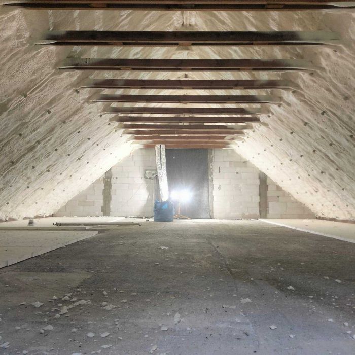 Piana PUR,Ocieplanie pianą PUR, poddasza, pianowanie