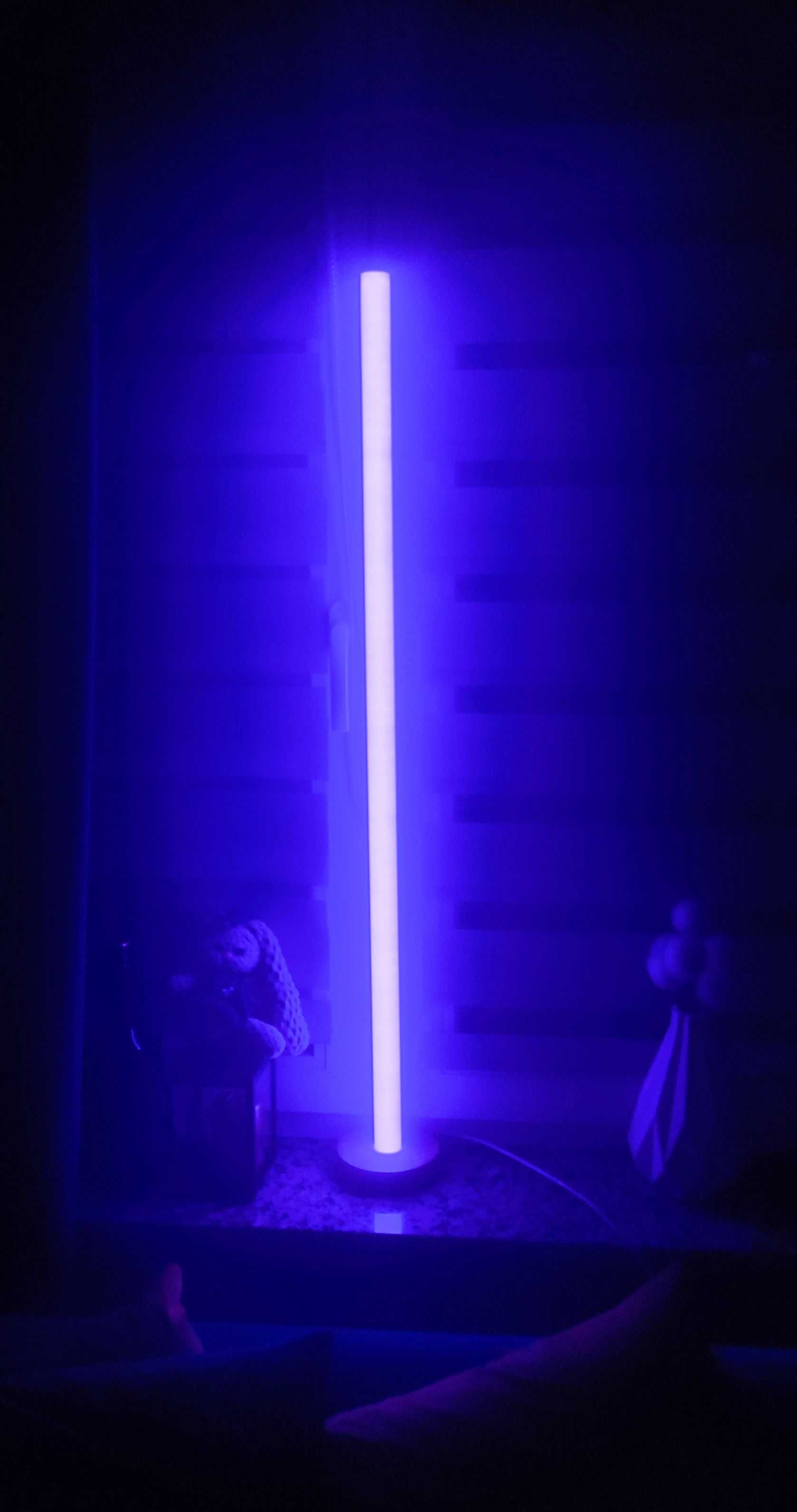 Lampa podłogowa LED RGB-WW Pillar 1000