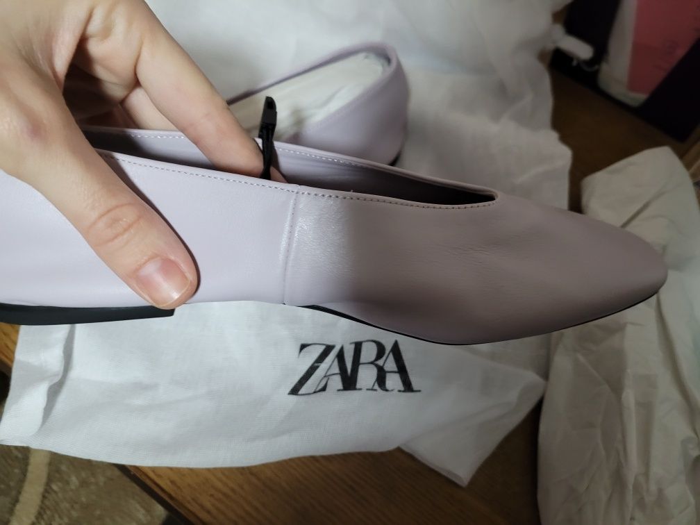 Шкіряні балетки Zara