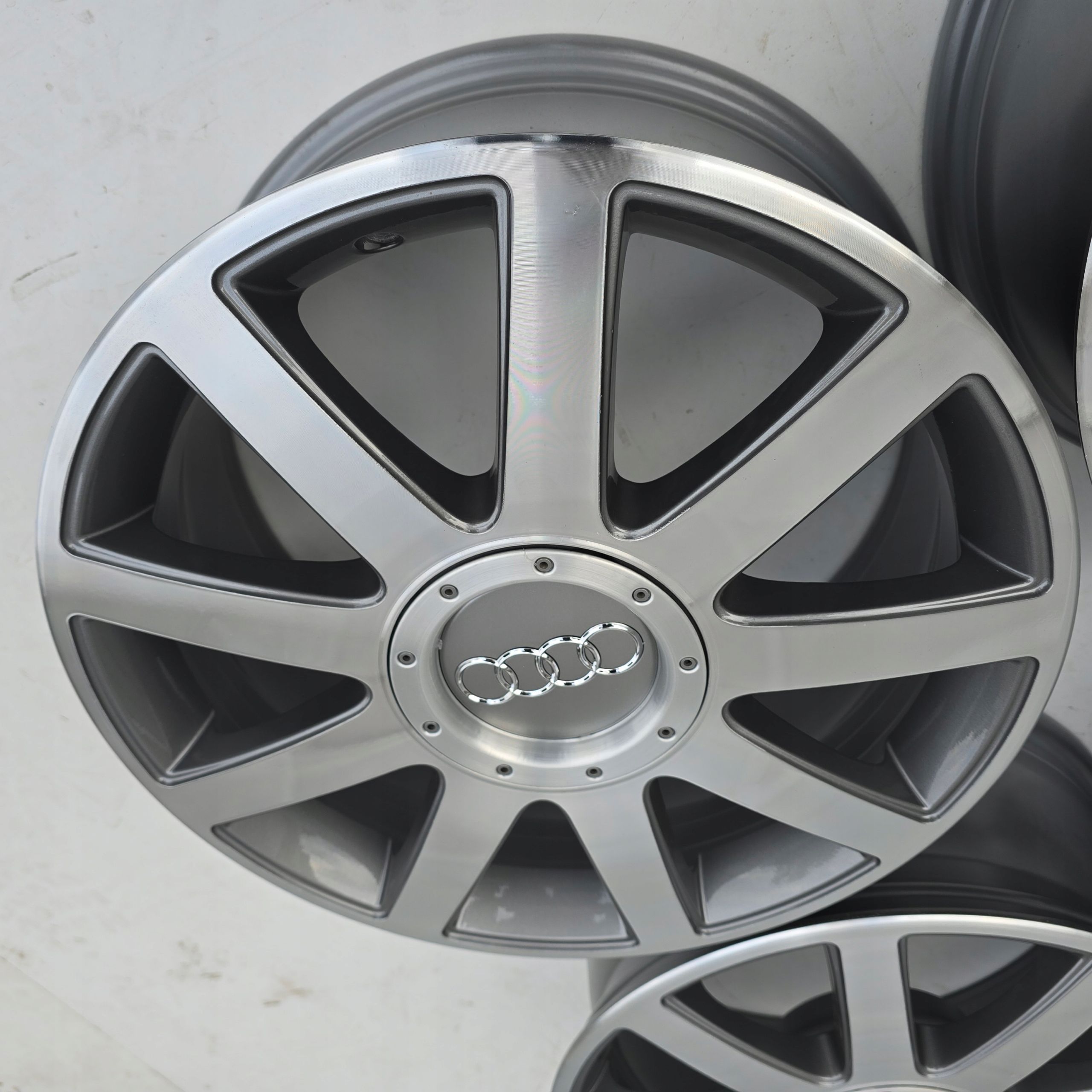 Audi A4 B6 B7 A6 C5 C6 A3 Q3 5x112 17'' ET43 4X