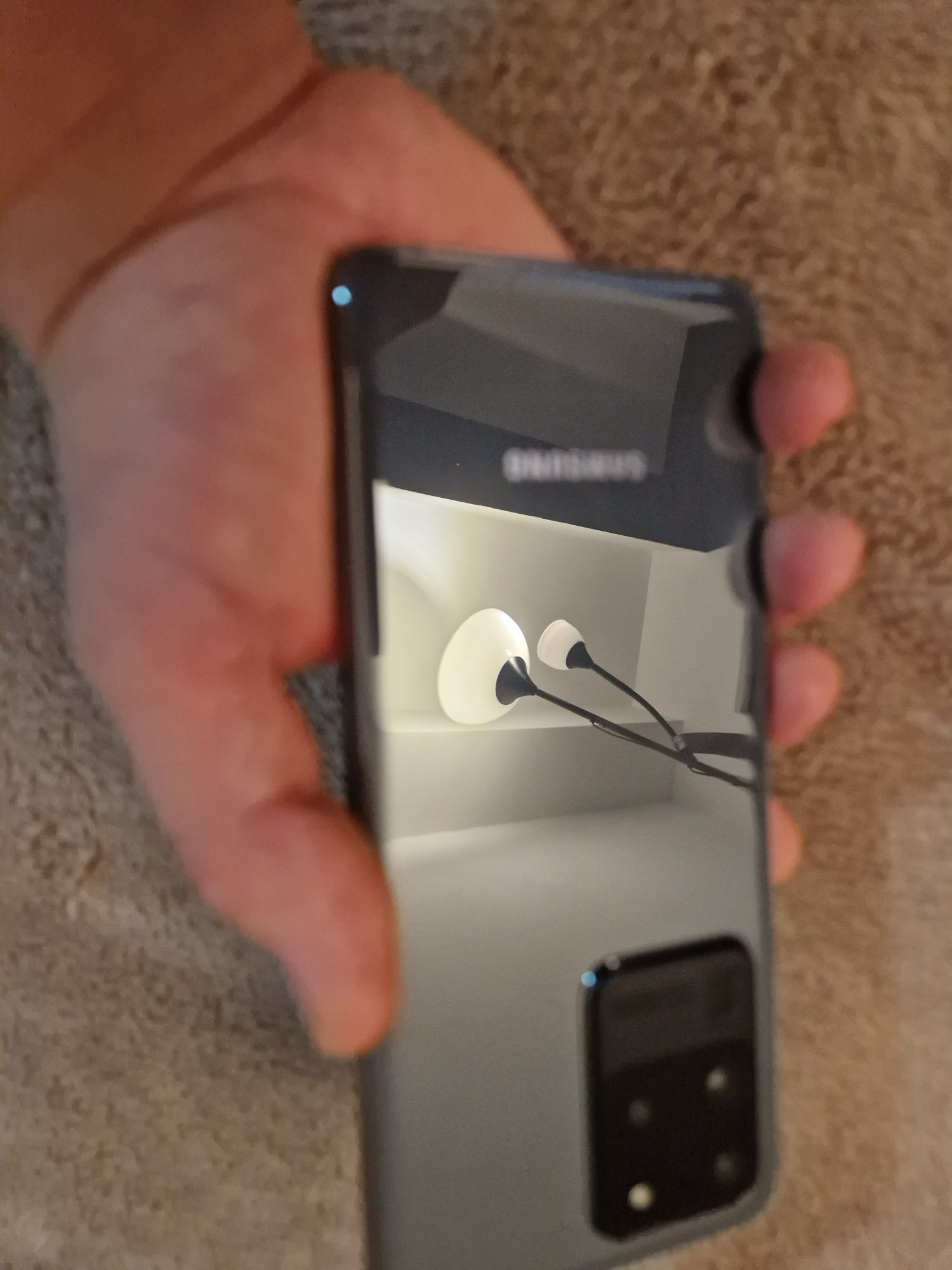 Samsung galaxy s20 ultra 5g uzywany niecałe 4 miesiące bateria jak no