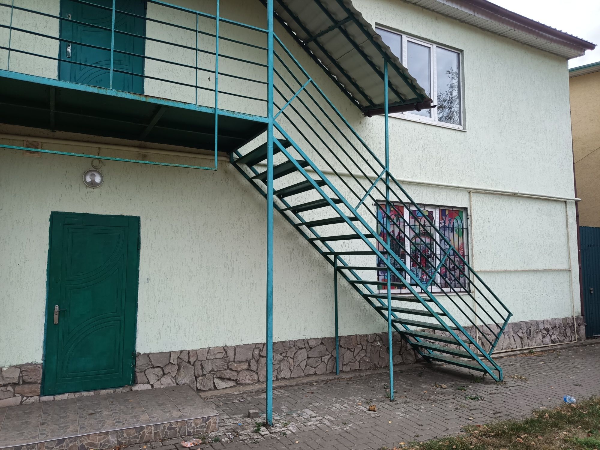 Сдам в г.Раздельная. Центр, помещение 40 кв. м. 1 этаж фасад.
