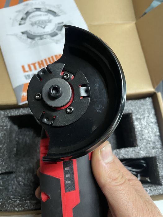 Mini rebarbadora nova na caixa