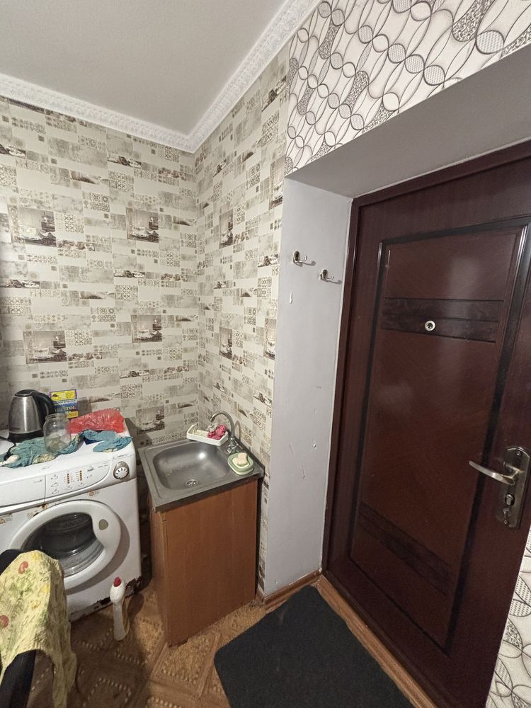 Продаж кімнати в гуртожитку