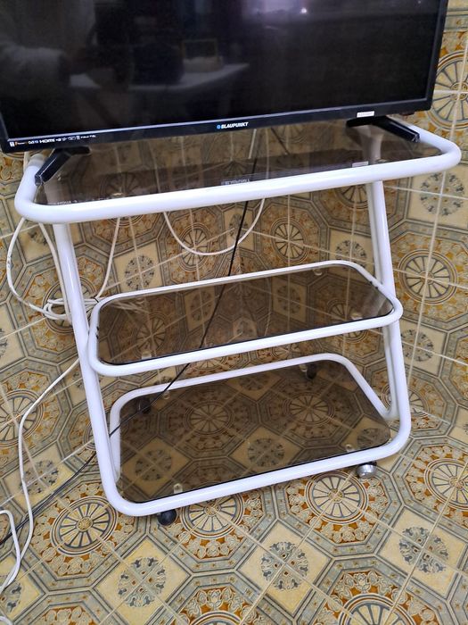 Mesa  tv  em inox com rodas