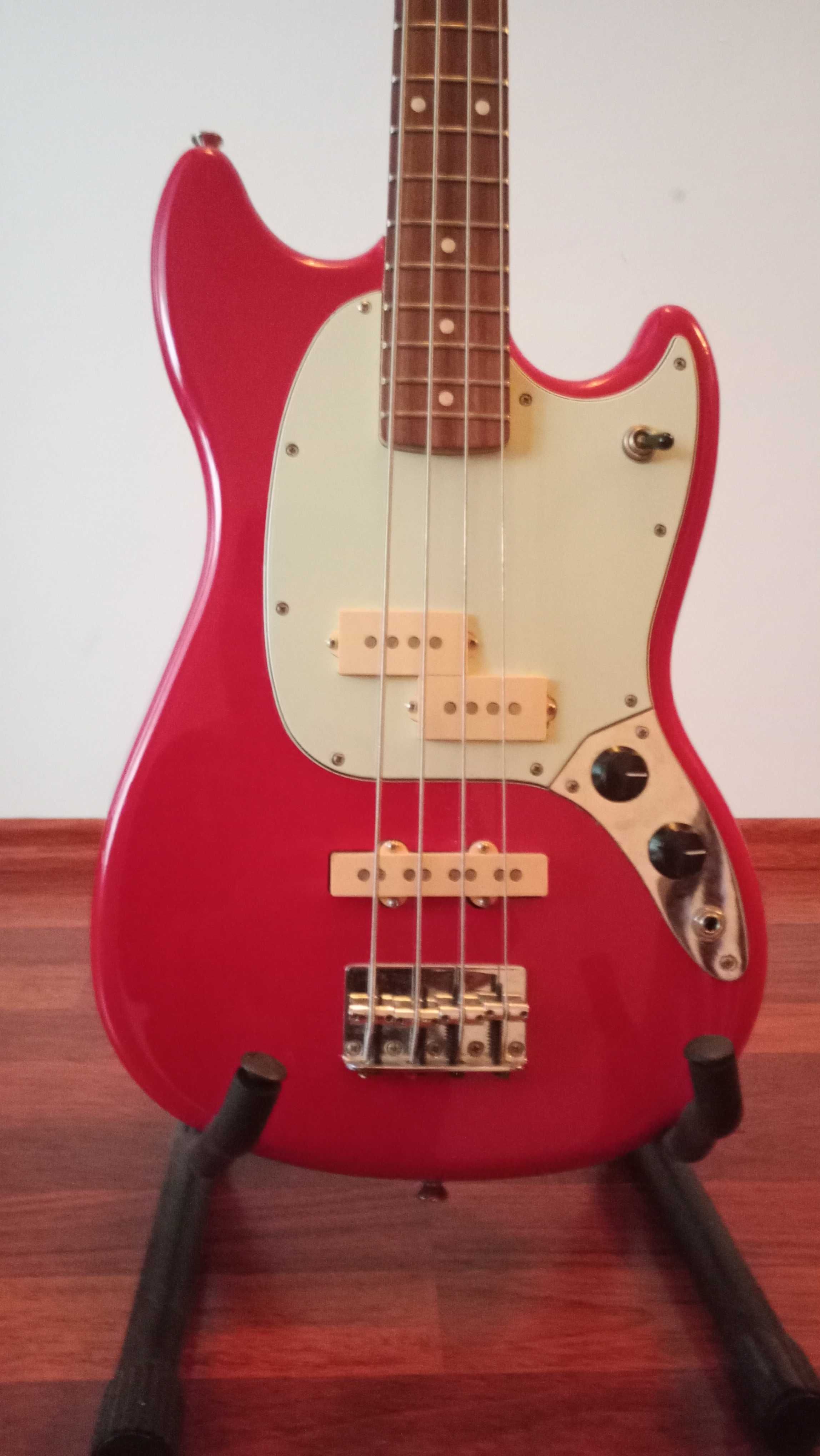 Gitara basowa Fender Mustang PJ MiM bass