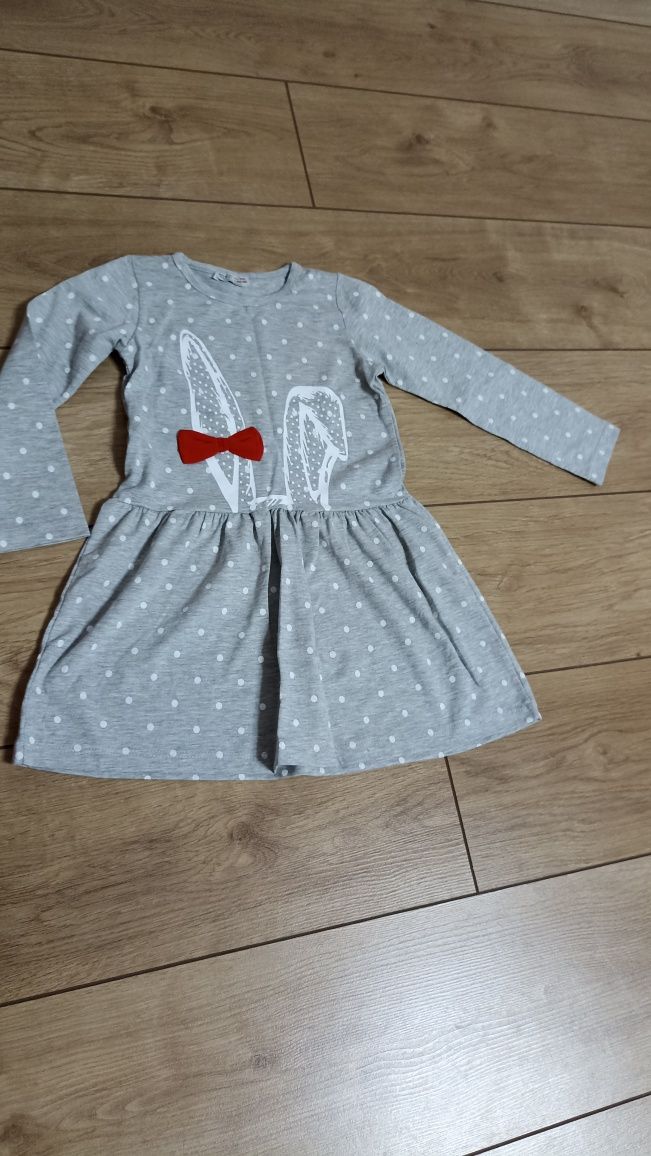 Чарівна сукня із вушками зайчиків на 4-5 років