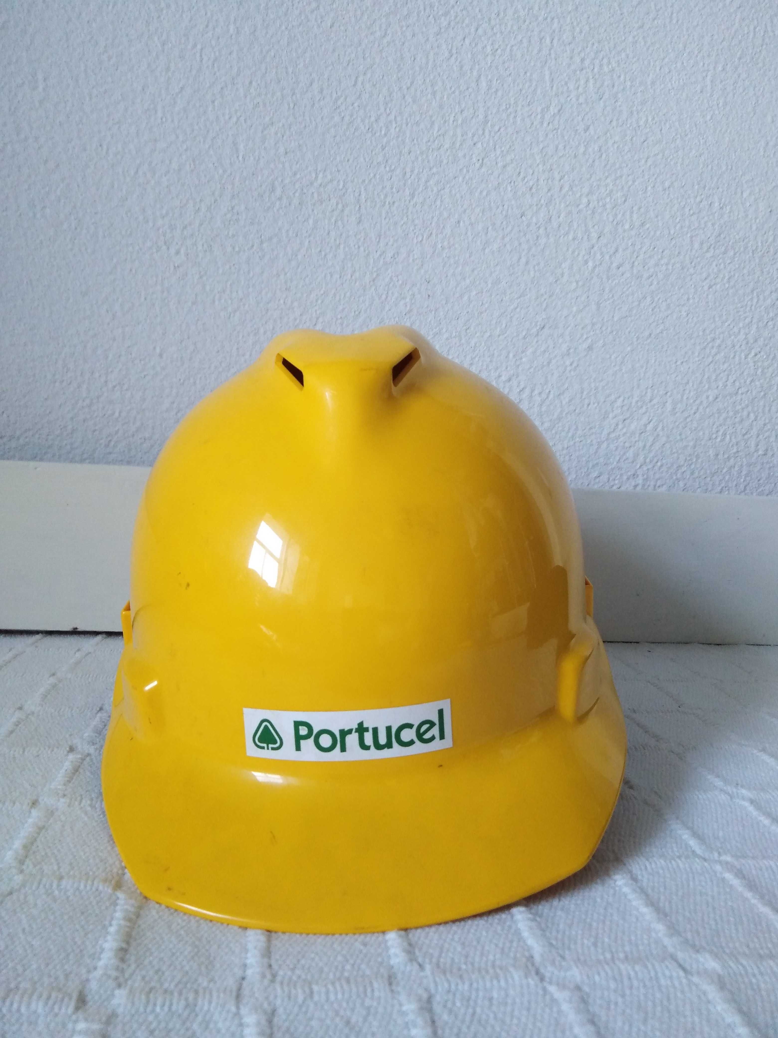 Capacete de Proteção e Coletes Reflector Portucel