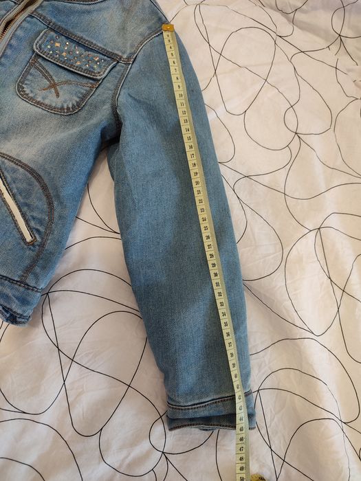 Джинсова куртка на дівчинку