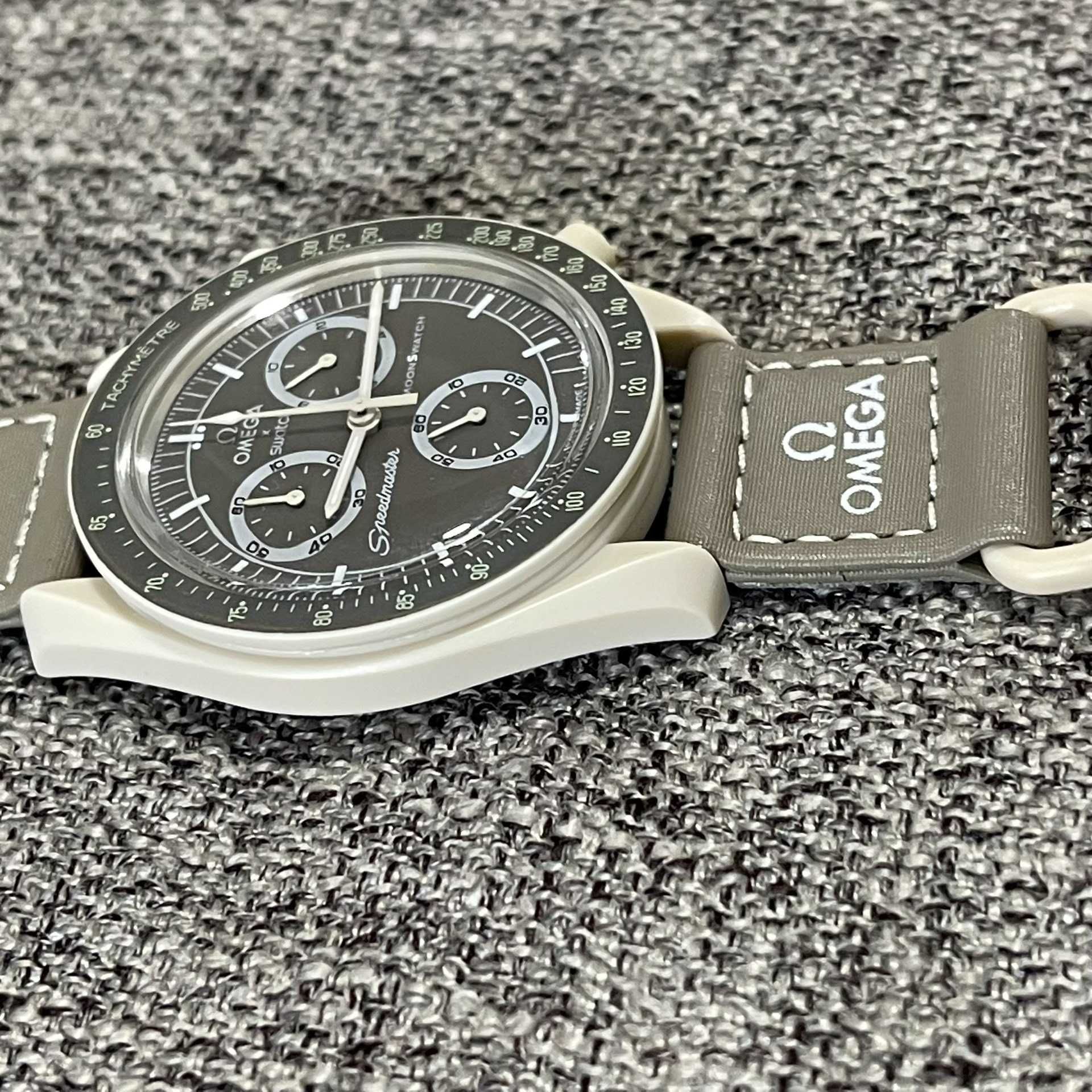 Limitowany Model SO33T103 - Omega x Swatch w Odcieniach Pustyni