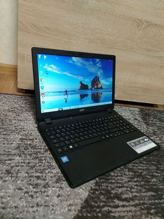 Ноутбук Acer аккумулятор держит супер