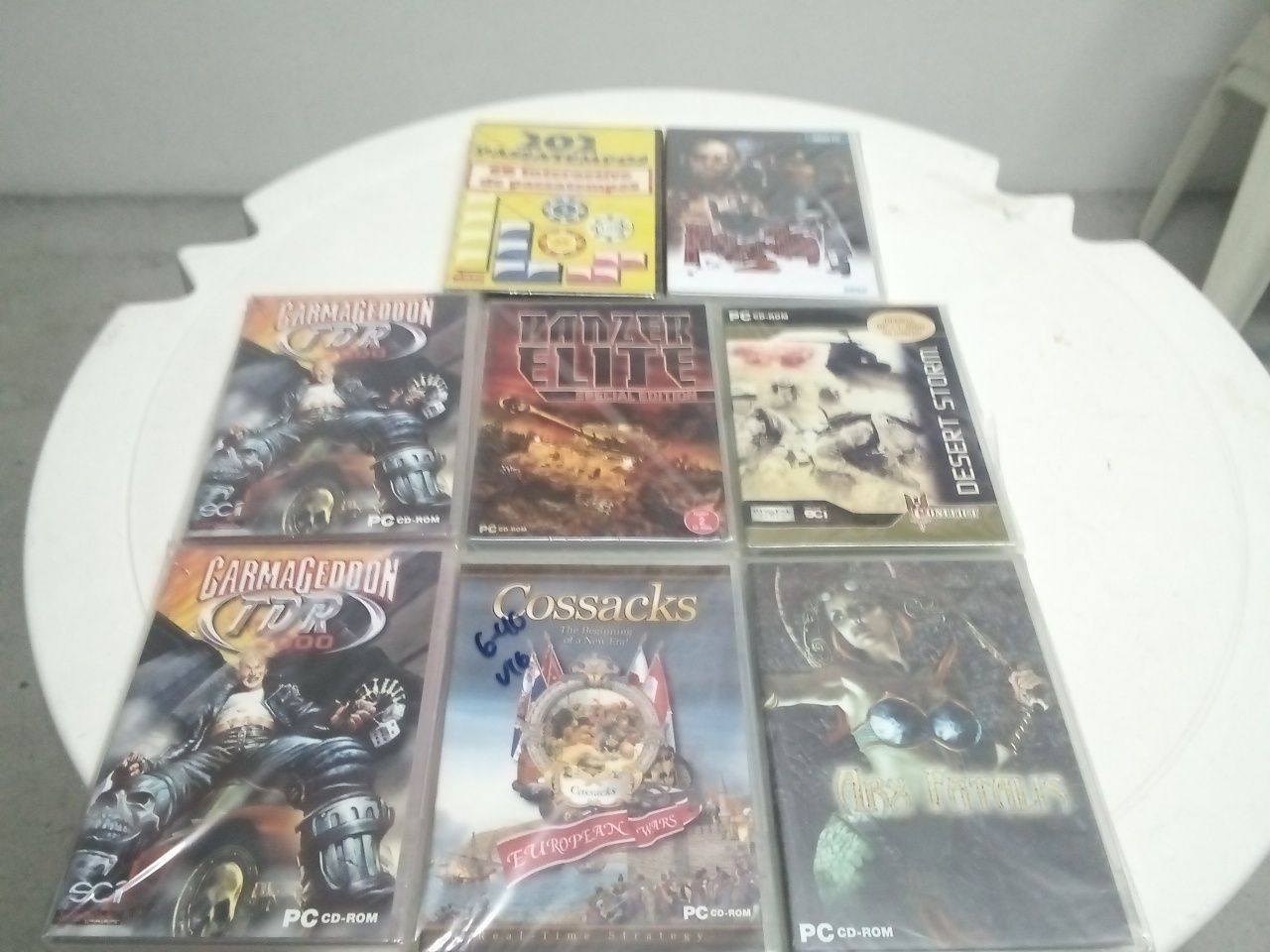 8 ) PC,CD- ROM jogos, novos.