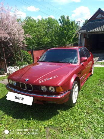 Продам BMW E32 750I